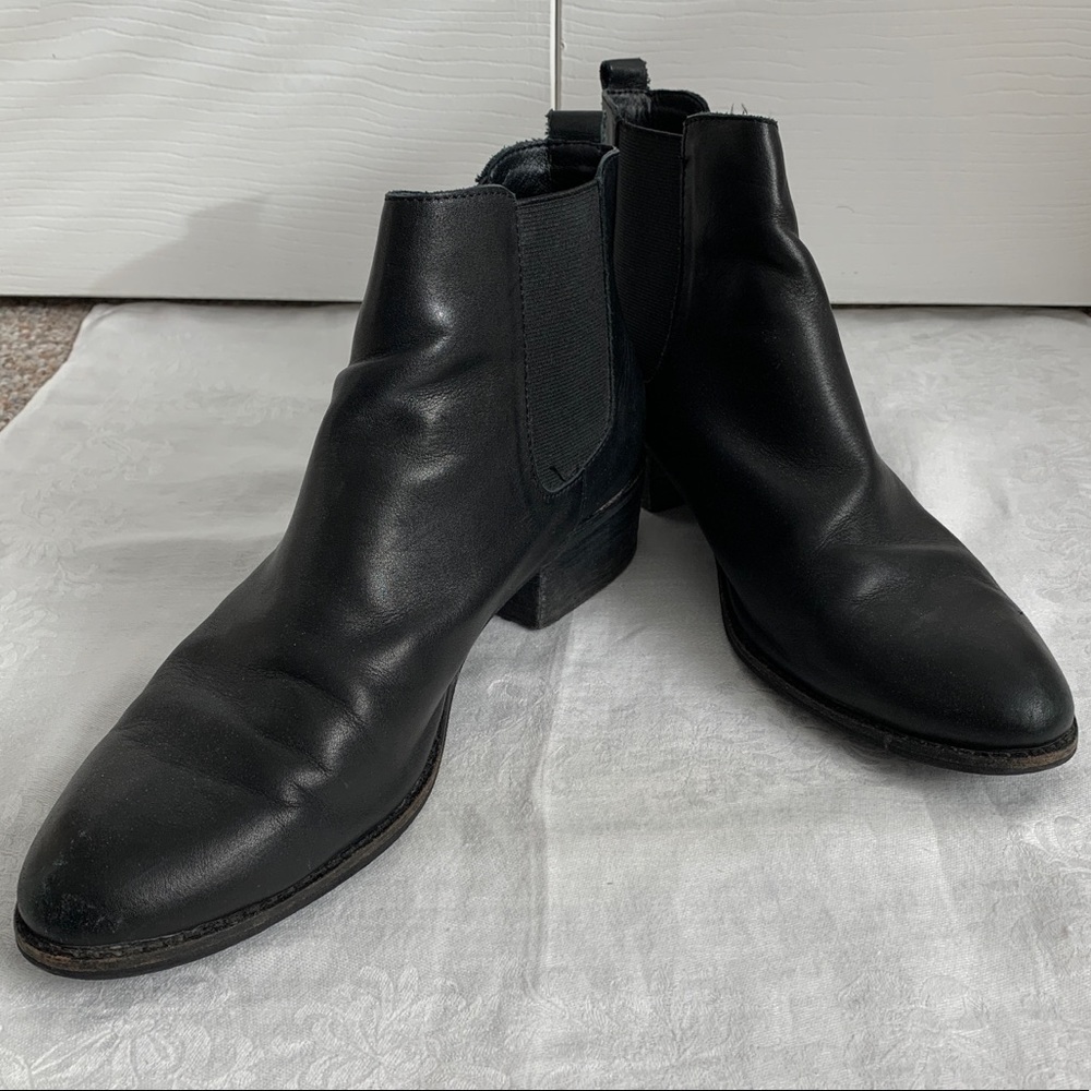 Steve Madden black pull on ankle boots size 11